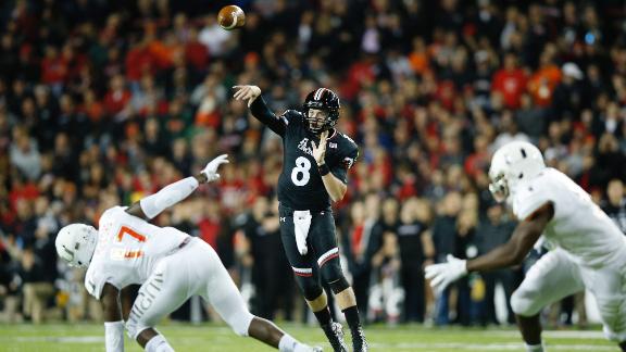 ESPN College Football on X: No. 6 Cincinnati dominates to stay undefeated  ‼️👏  / X