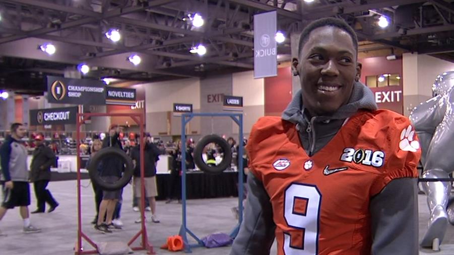 Wayne gallman store stats