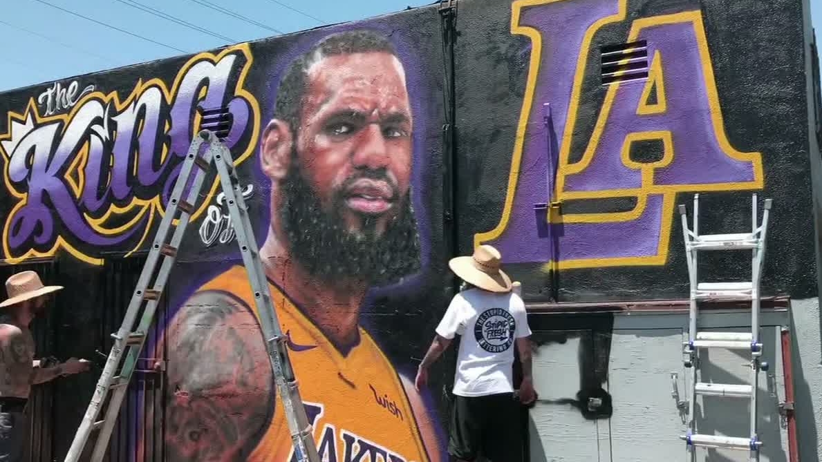 Watch Lebron S L A Mural Come To Life Watch Espn