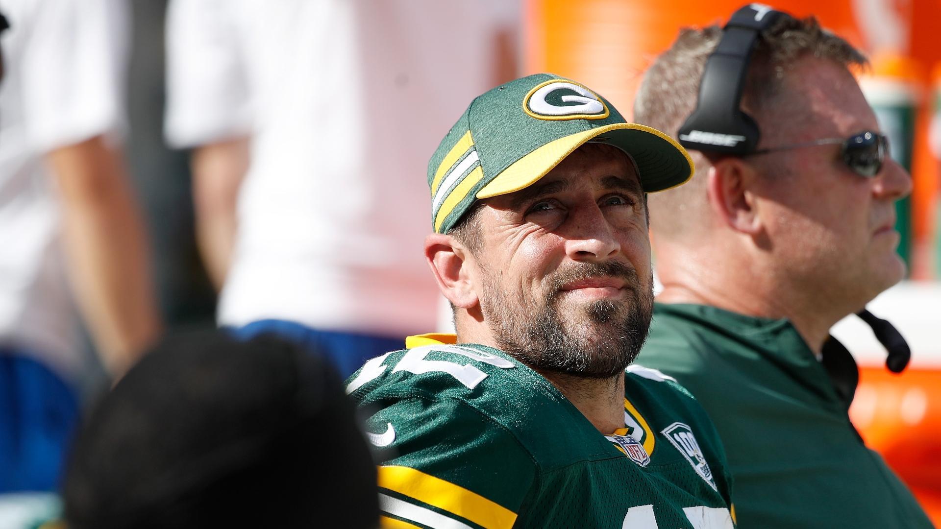 Spears concerned about Rodgers' knee
