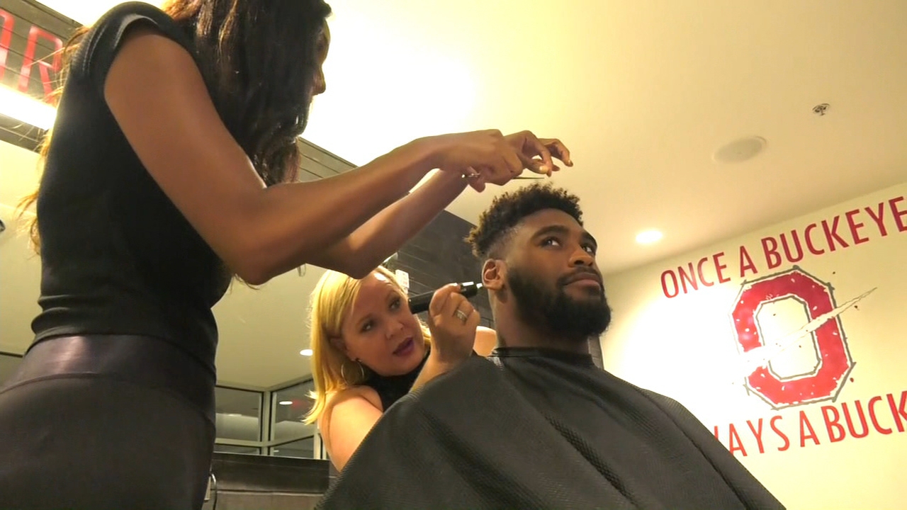 Ohio State S Cooper Gets A Haircut From Rowe And Taylor