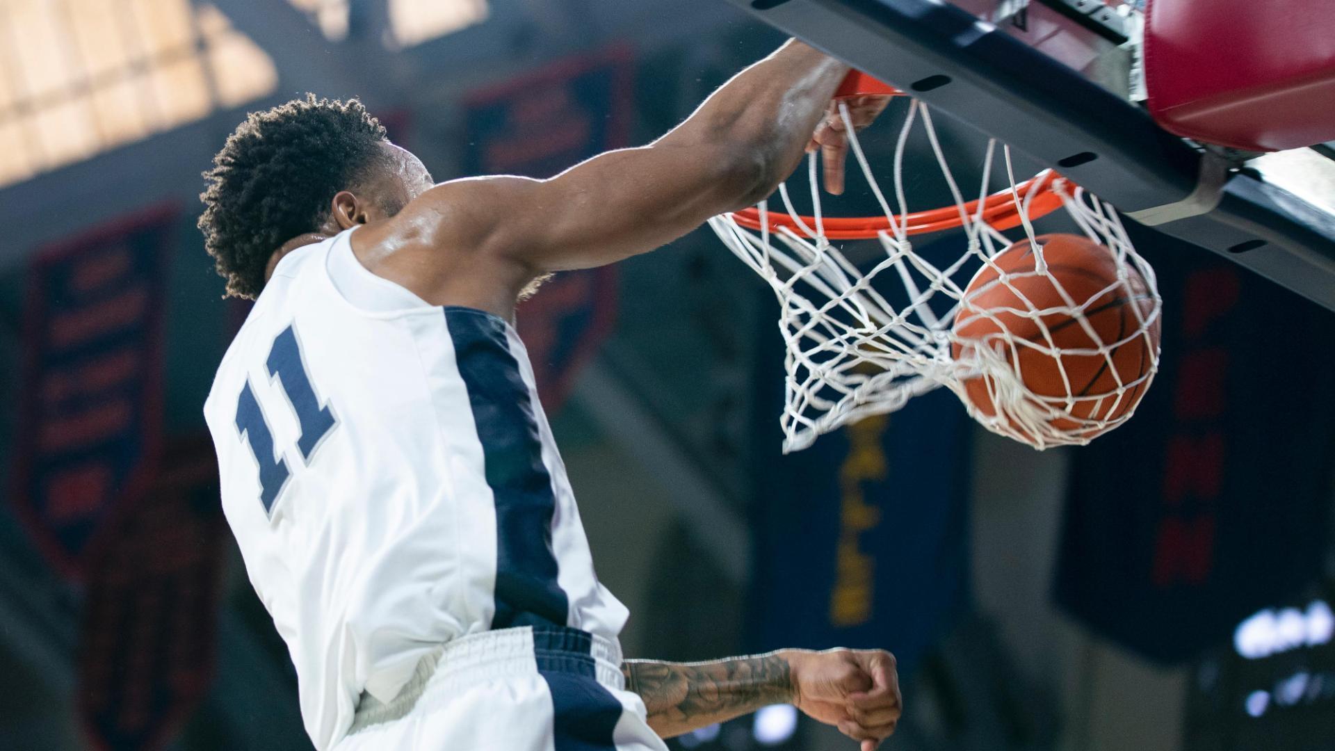 Stevens Brings The Crowd To Its Feet With 1 Handed Slam Watch Espn