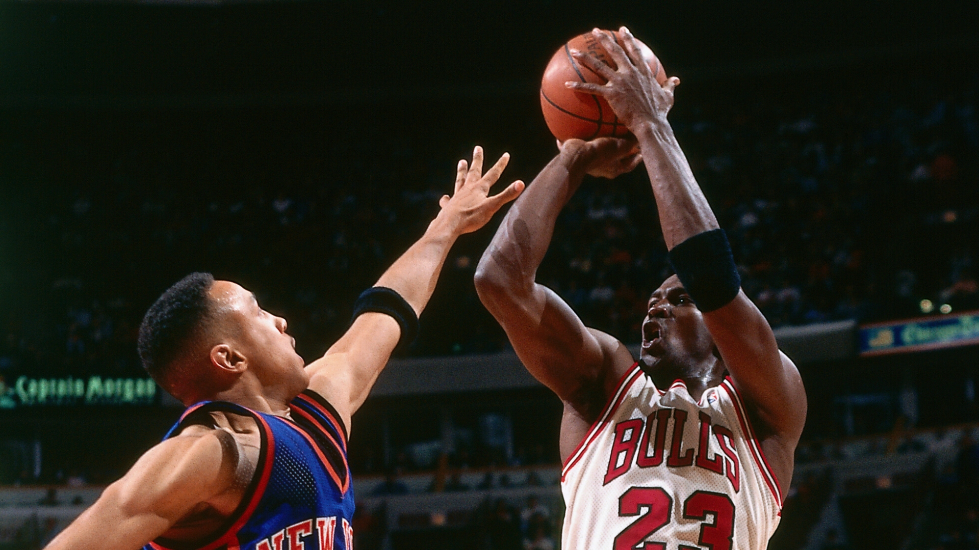 Flashback: MJ drops 44 on Knicks in Game 1 of '96 Eastern Conference semis