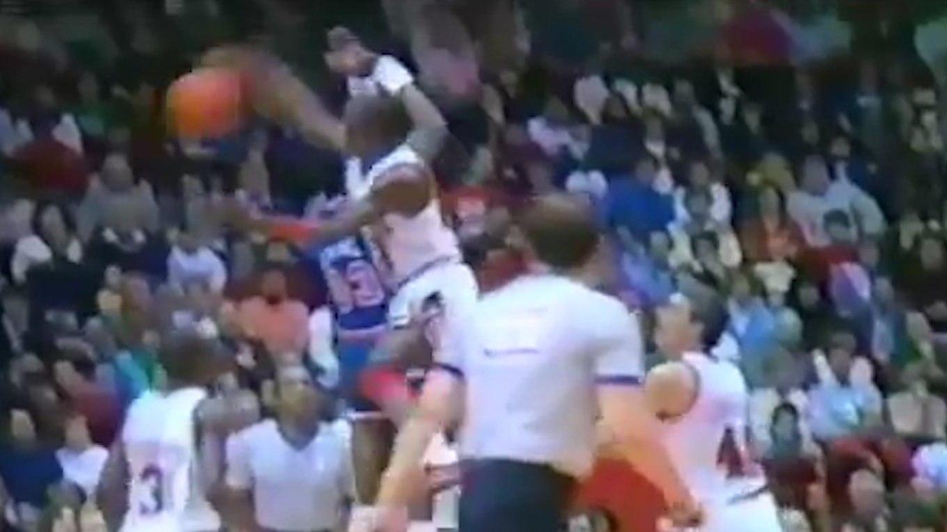 MJ elevates to swat Ewing with authority