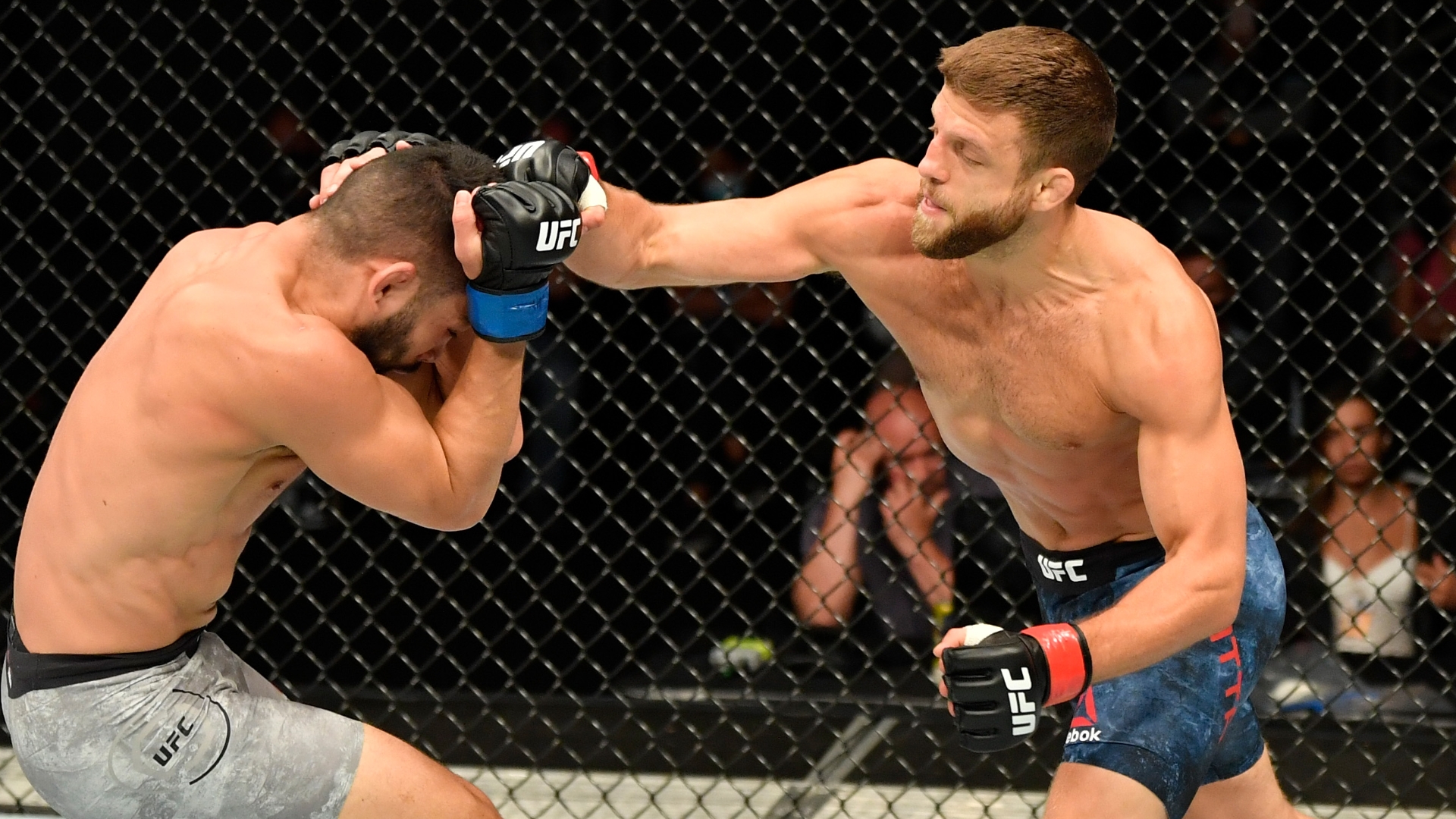 Kattar, Ige trade blows in main event - Stream the Video
