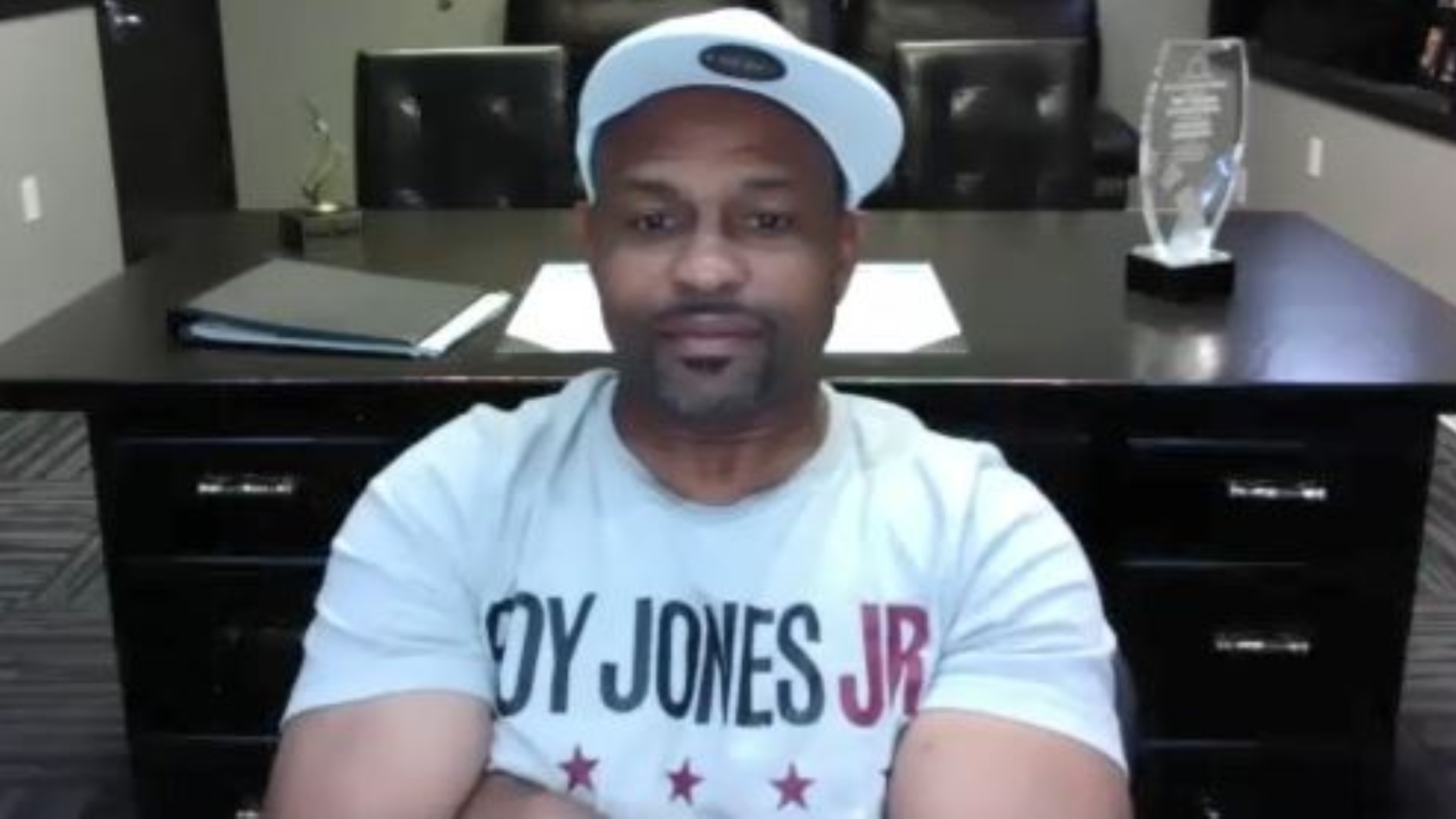 Roy Jones Jr. says no current boxers have the "it" factor