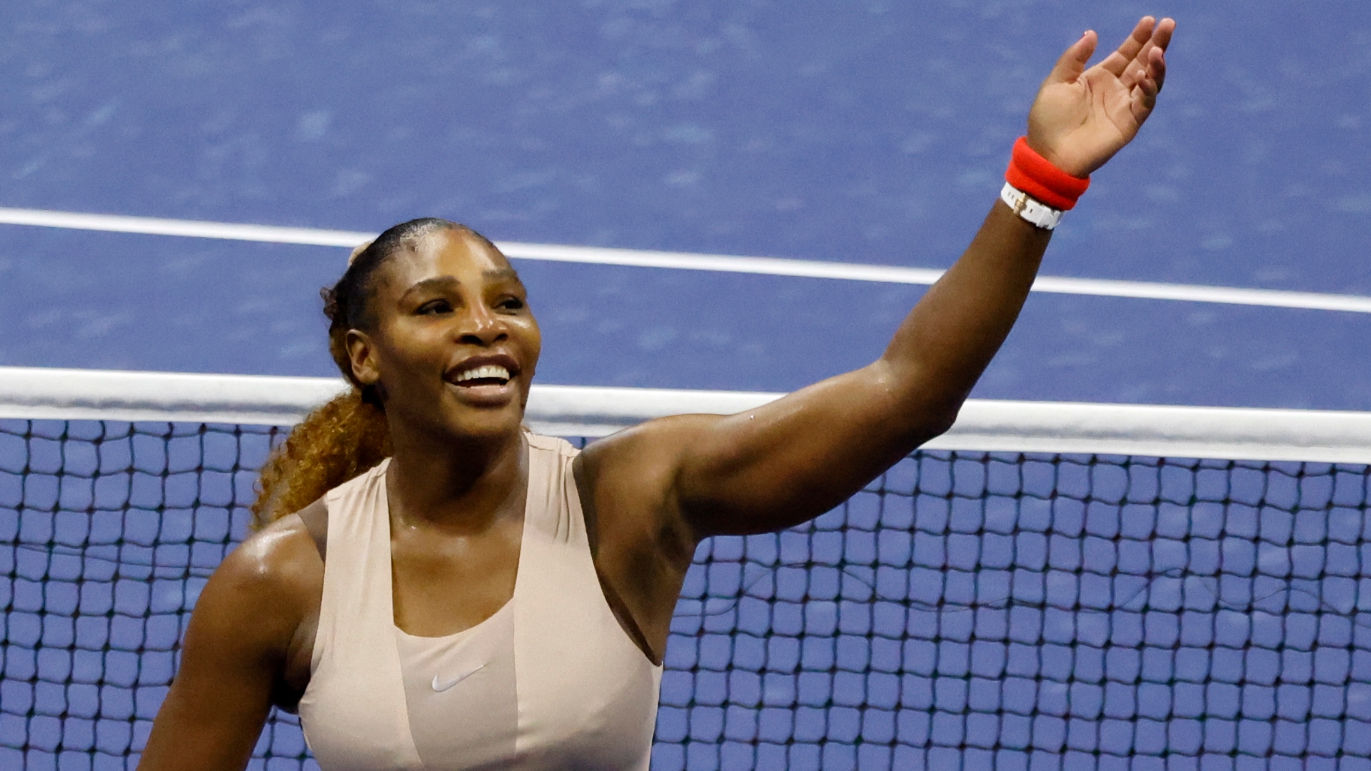 Serena advances to 3rd round after straight-sets victory