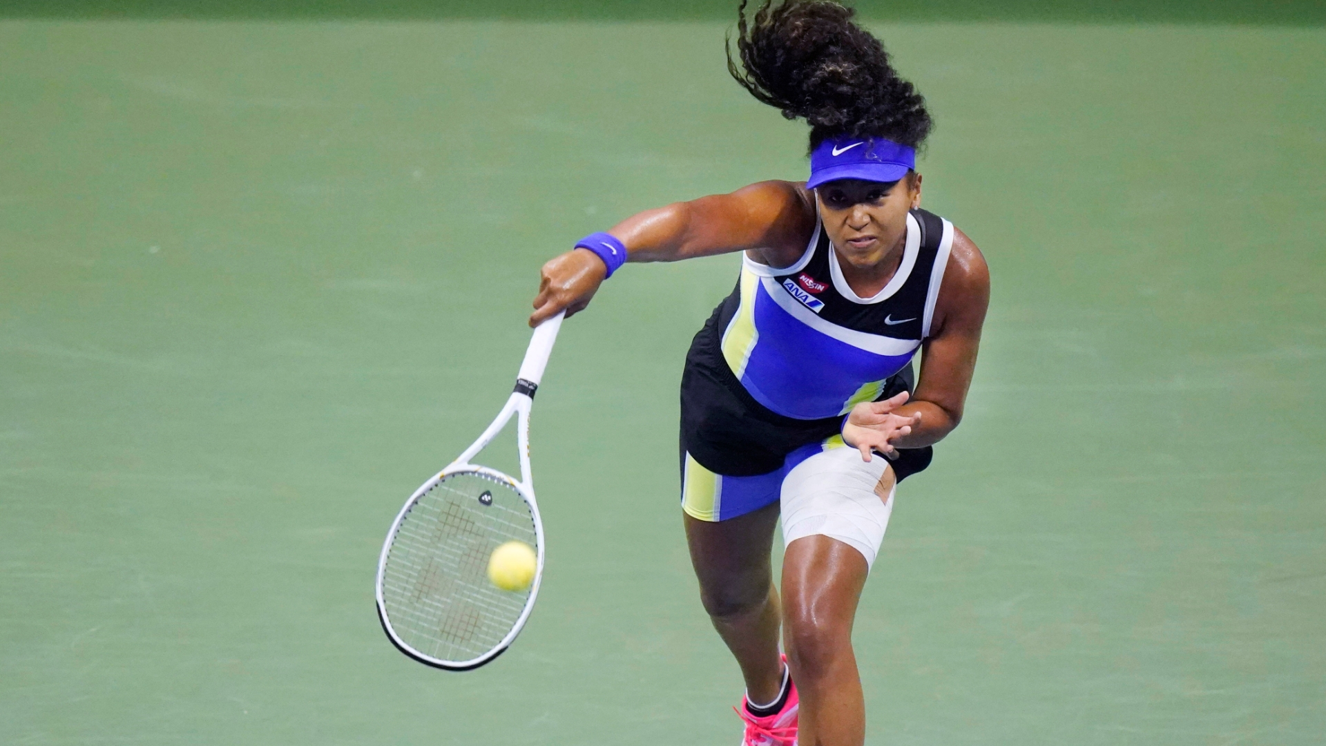 Osaka defeats Rogers in straight sets