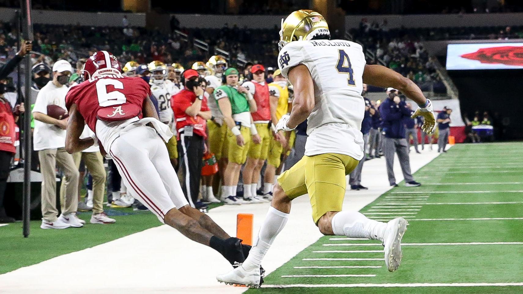 DeVonta Smith toe drags for third TD catch of the day ...