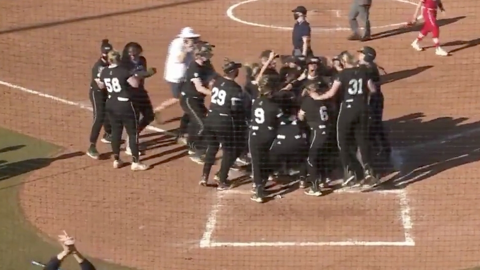 Miss. State slugger trash-talks opposing dugout after hitting another walk-off homer