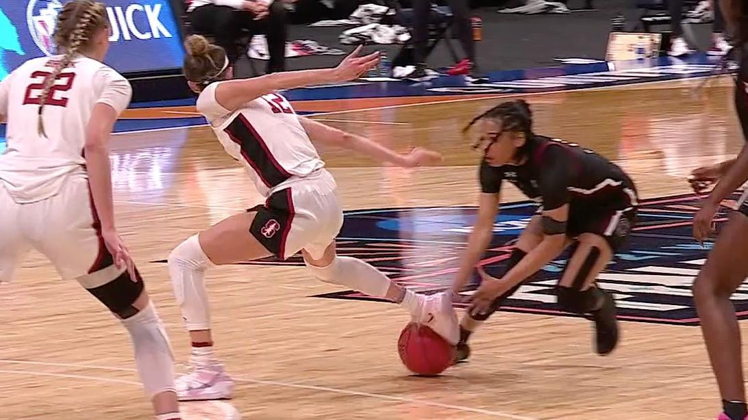 Missed kick ball call ends in Stanford fast-break bucket