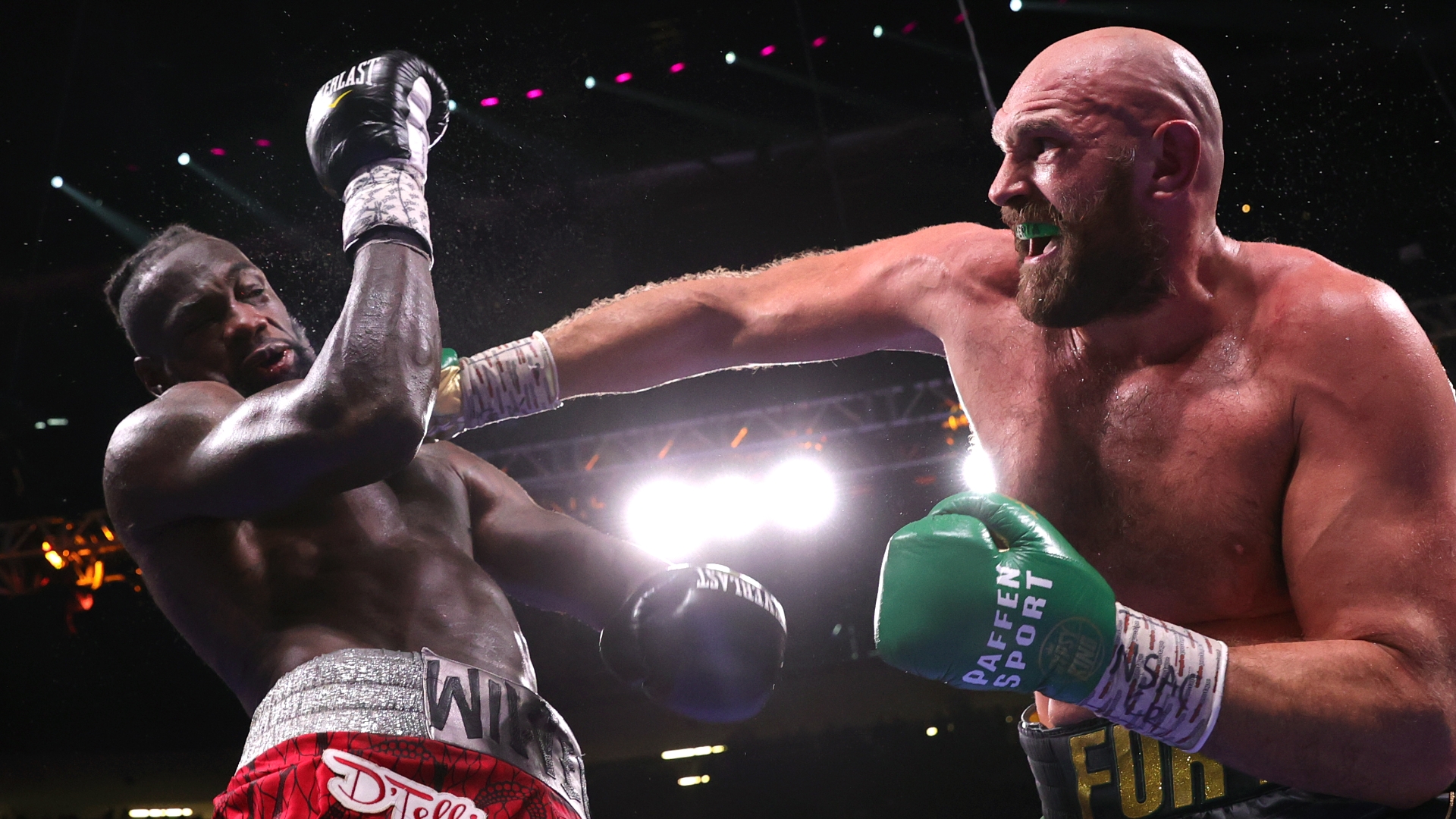 Tyson Fury wins epic clash with Deontay Wilder in trilogy match - Stream the Video