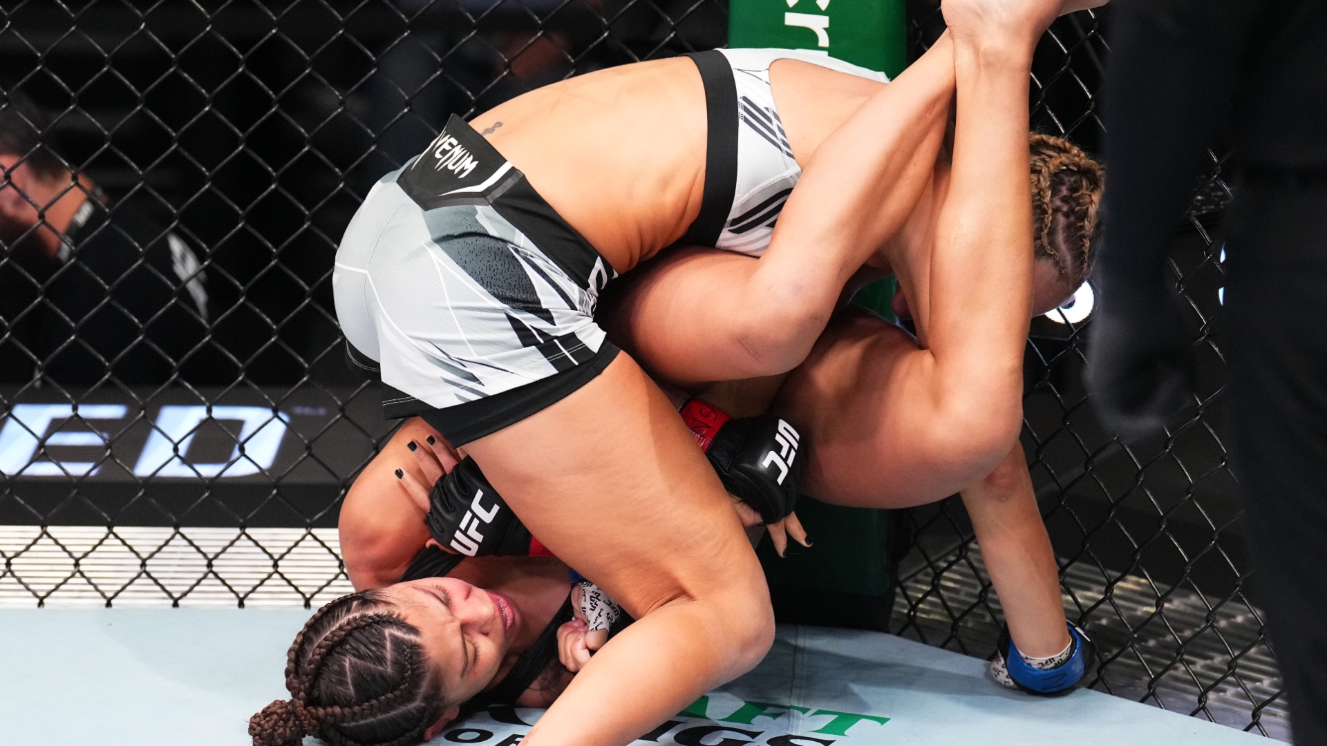 Mayra Bueno Silva wins after odd ending to fight