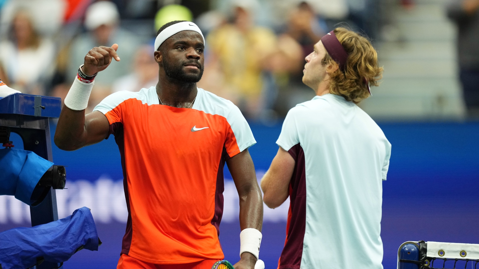 Frances Tiafoe hypes up US Open crowd after taking first set - Stream the Video