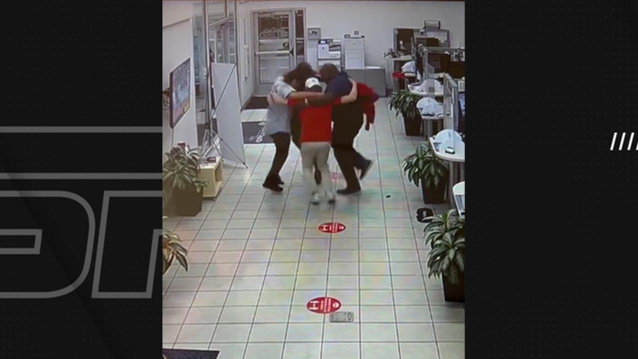 Mariners fans go wild at work after team's playoff comeback Watch ESPN