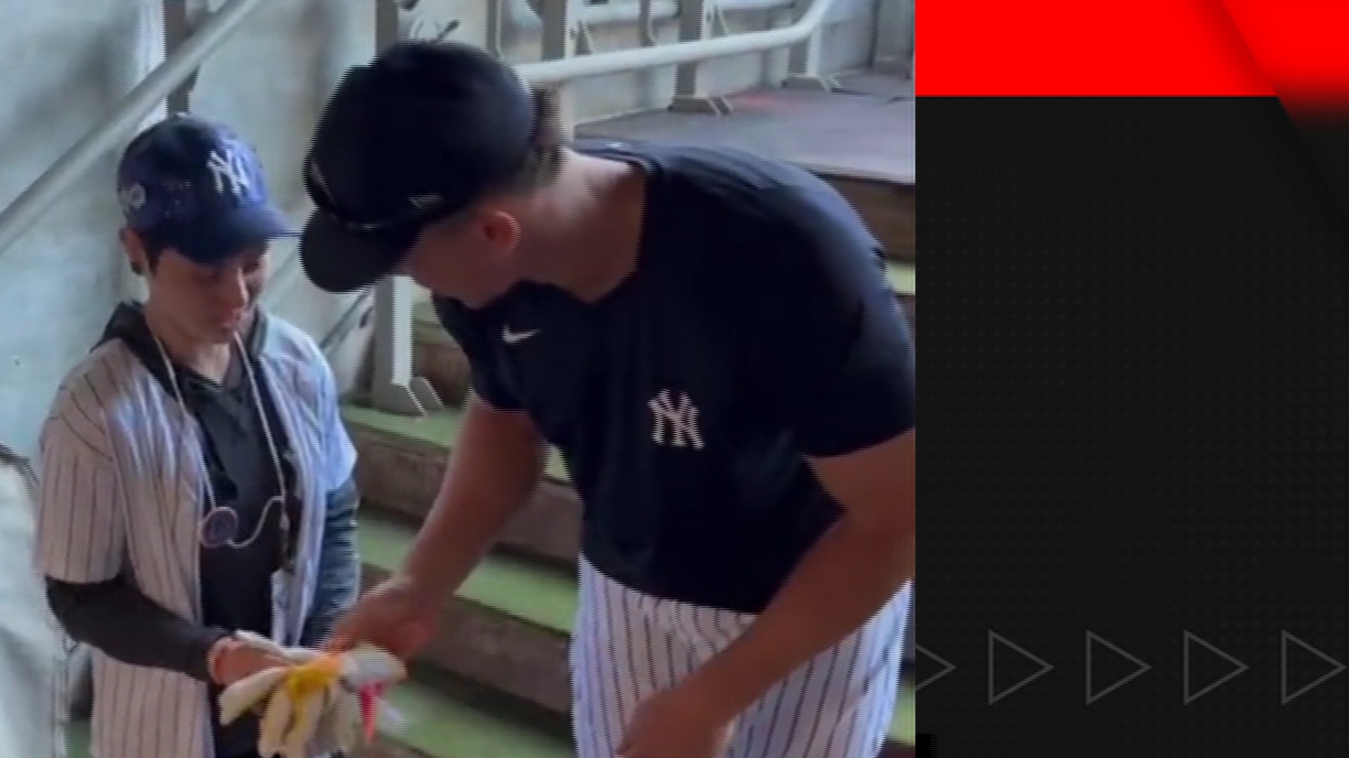 Aaron Judge gifts his batting gloves to Make-A-Wish kid