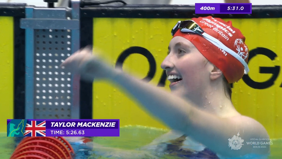 GB's MacKenzie thanks friends and family after 400m freestyle gold