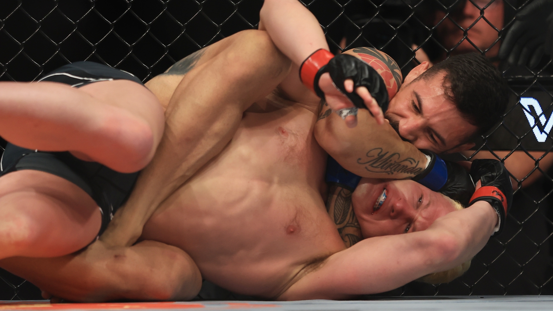 Gabriel Miranda submits Shane Young in first round