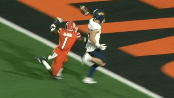 Idaho State player forces fumble with incredible hustle play