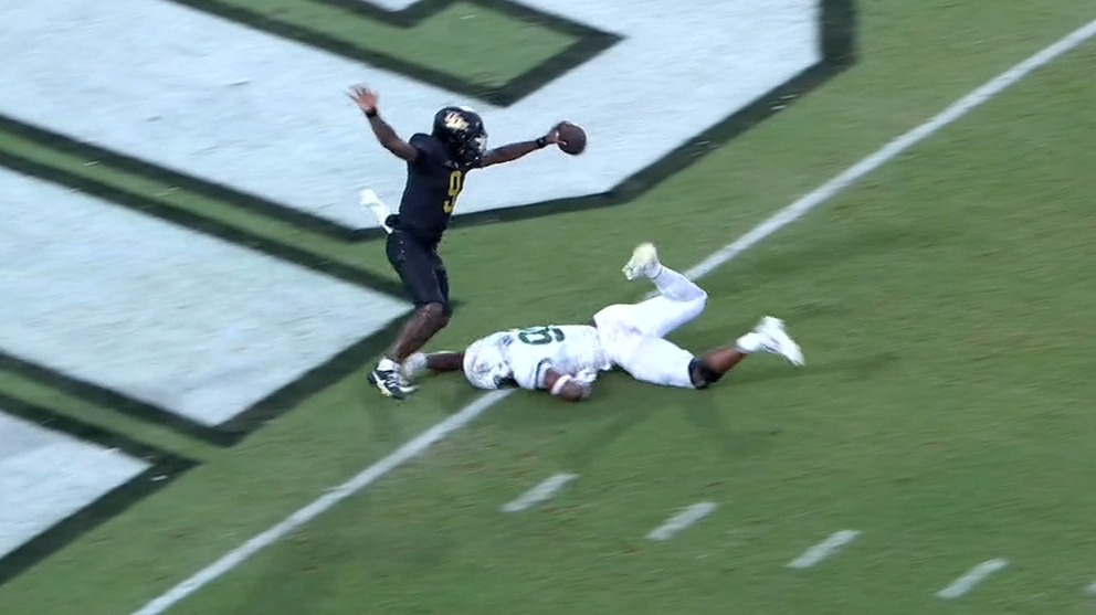 UCF's Timmy McClain makes unreal play to keep game going