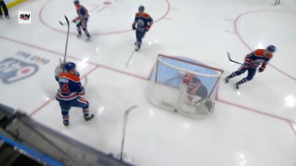 Oilers' Nurse fights Lee after high stick to the face