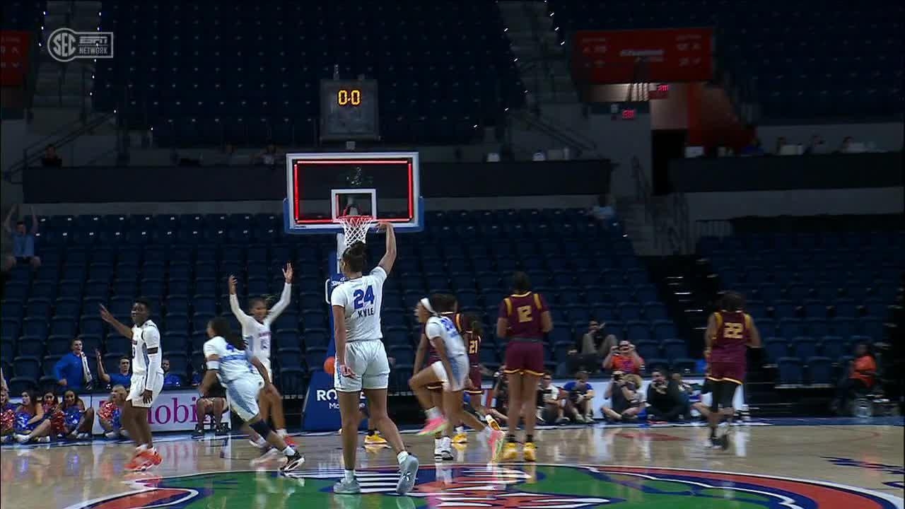 Alexia Dizeko banks in half-court shot for Florida