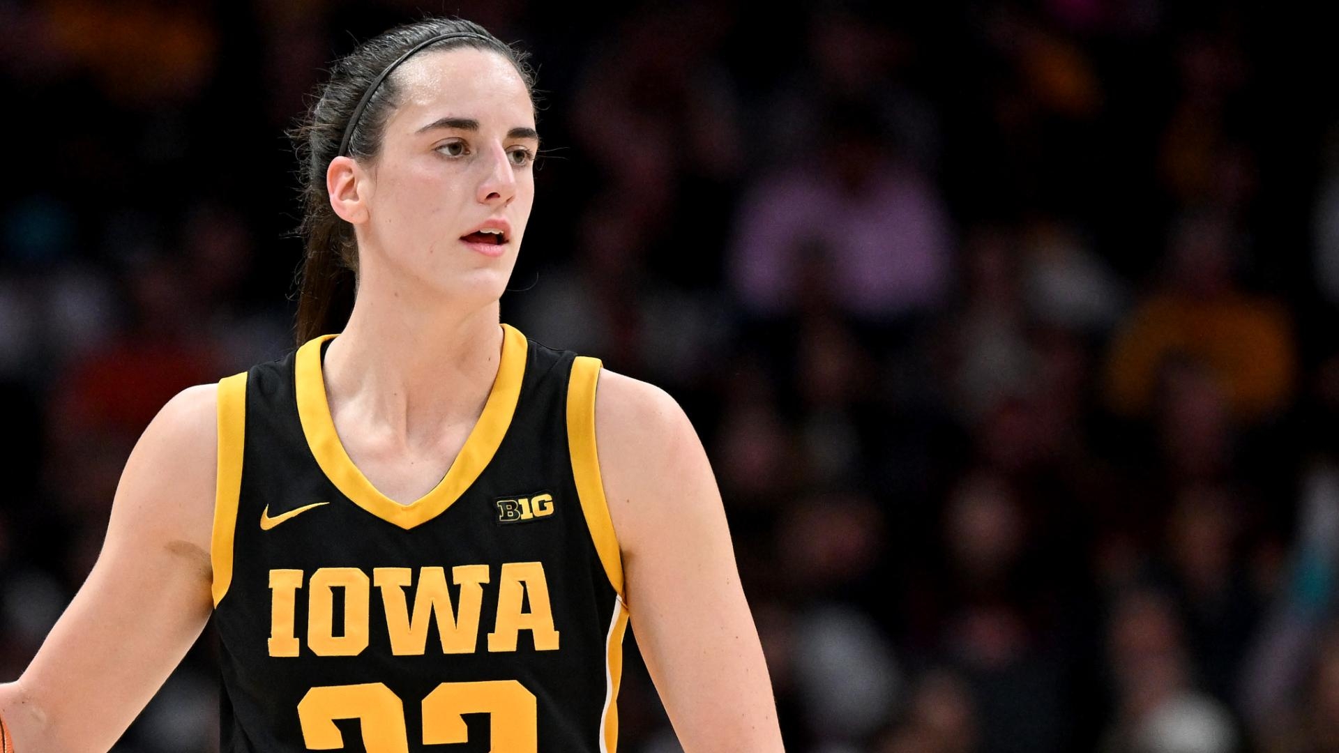 Caitlin Clark's 44-point night helps Iowa hold off Virginia Tech ...