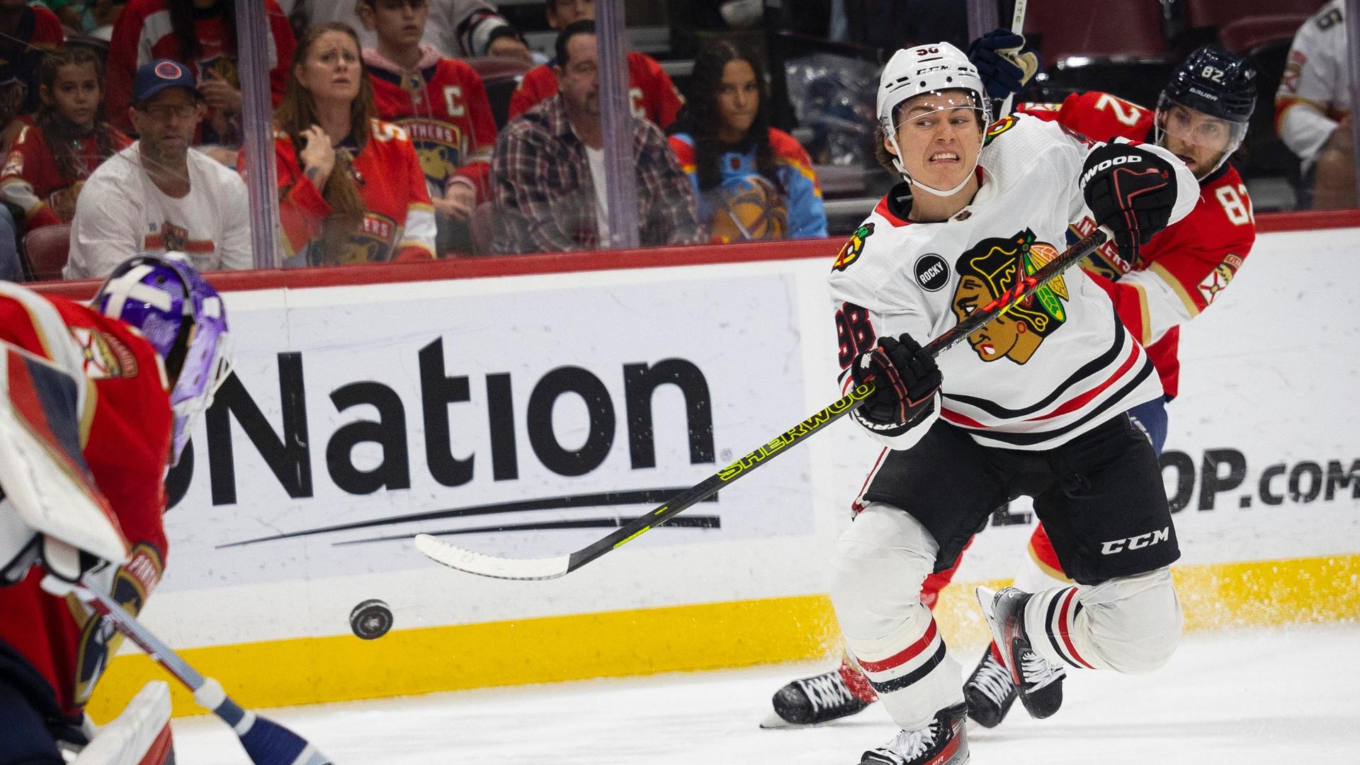 Connor Bedard does it all on a sick Blackhawks goal
