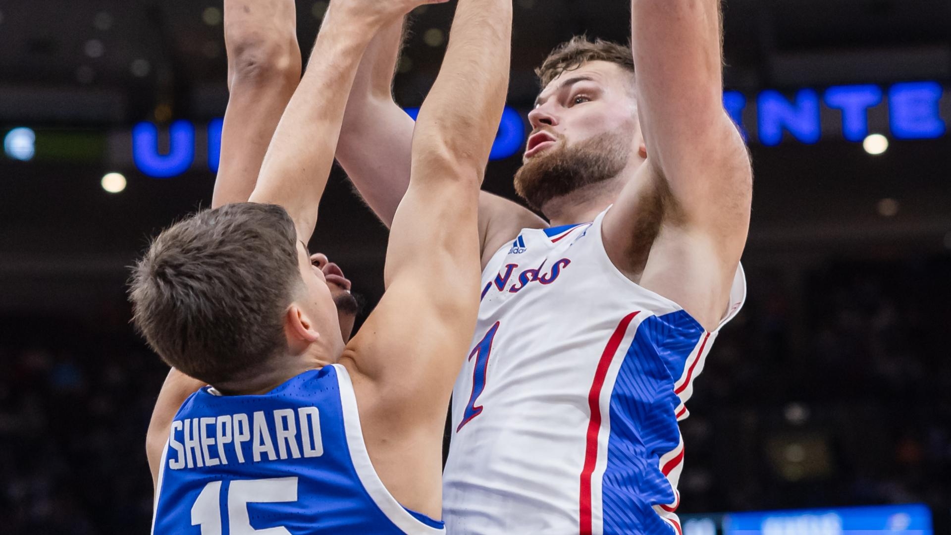 Hunter Dickinson Dominates With A 27-point, 21-rebound Game In Kansas ...