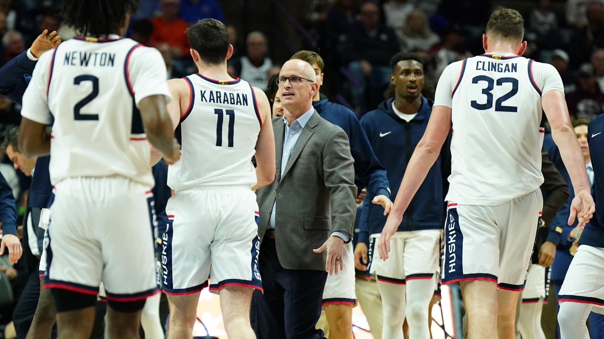 UConn sets record with 24th straight nonconference win by double digits