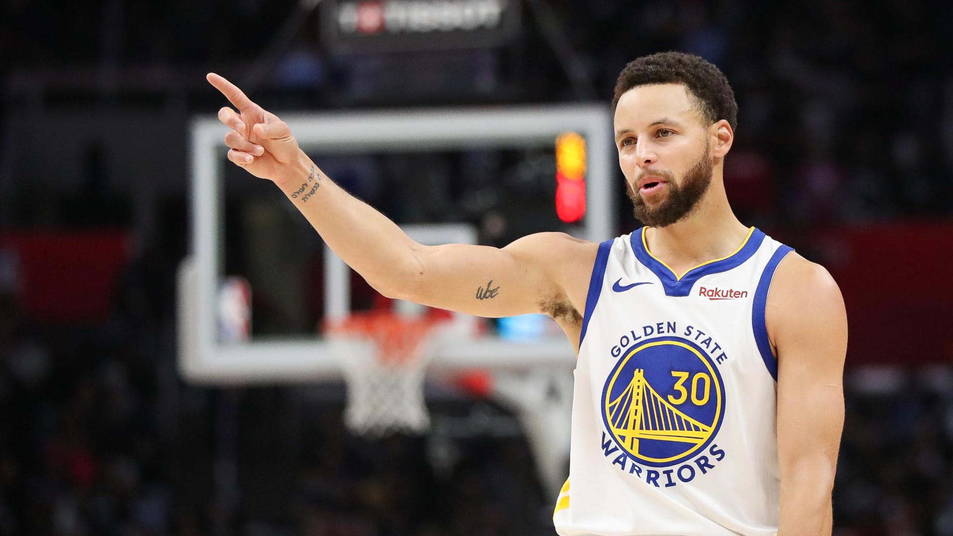 Curry's step-back 3 sends Warriors fans wild in closing seconds