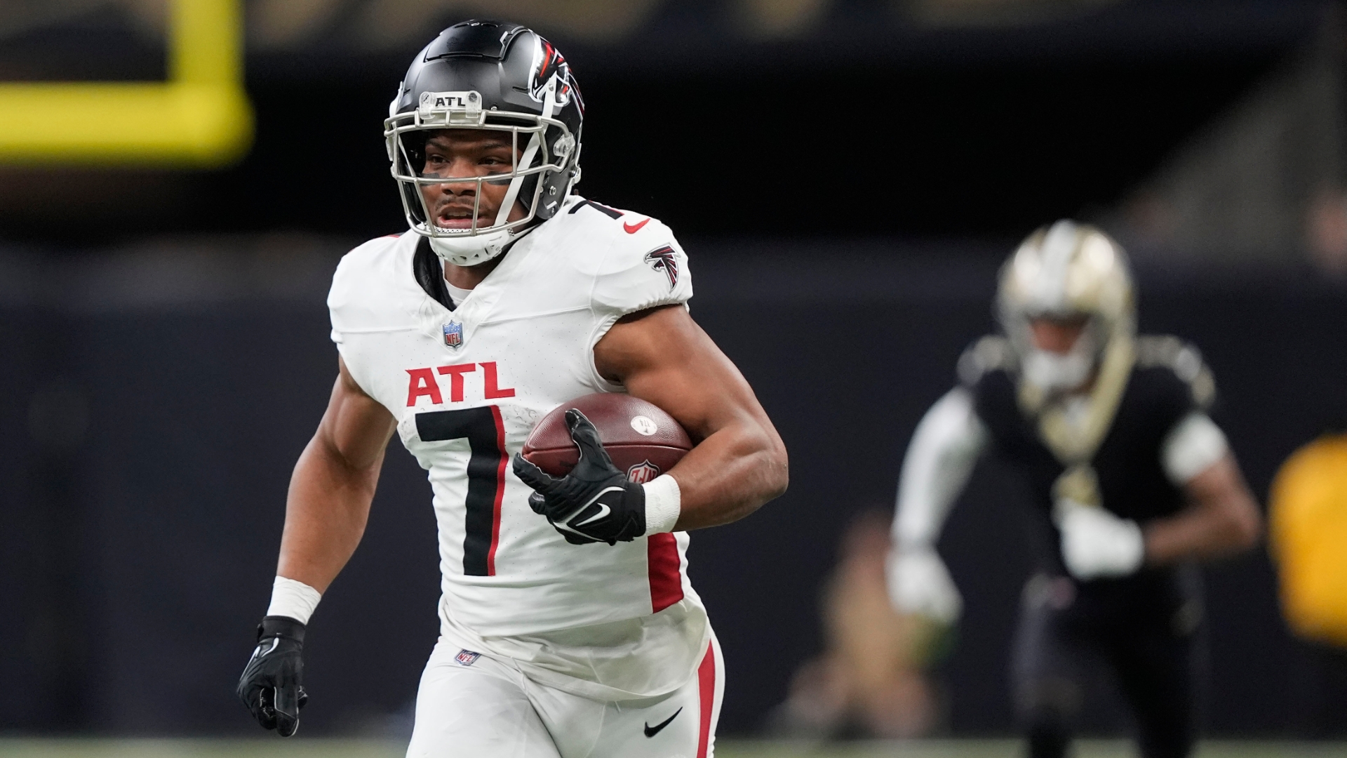 WATCH: Falcons RB Bijan Robinson mic'd up for Week 9