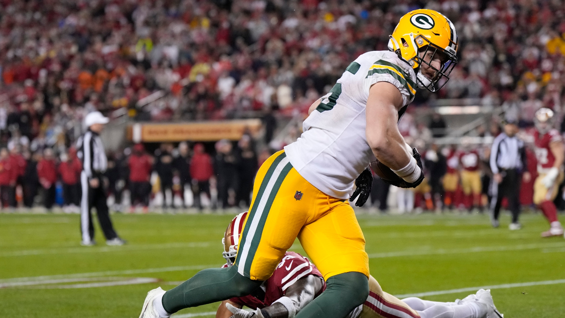 Packers take the lead back as Tucker Kraft hauls in short TD - Stream ...