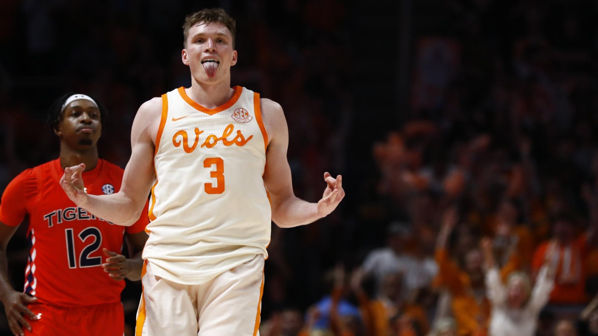 Dalton Knecht's 39-point outing lifts Tennessee past Auburn