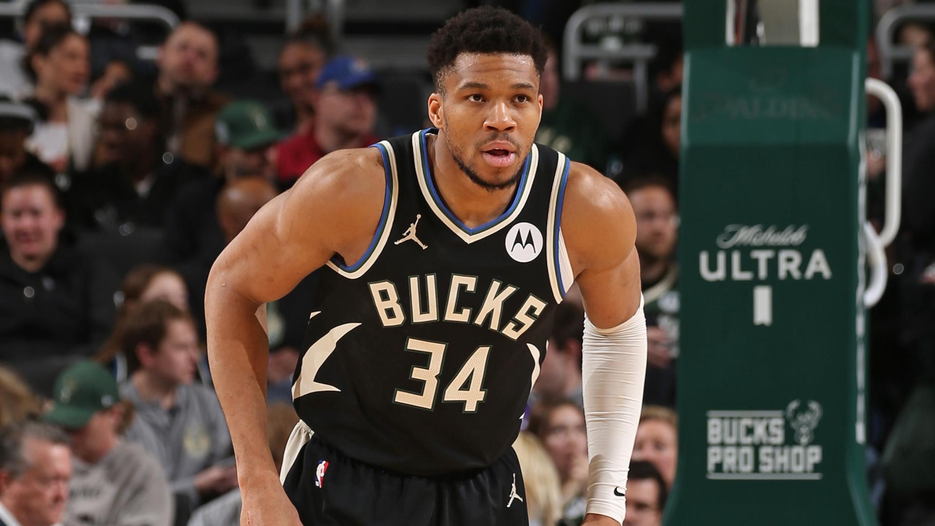 Milwaukee deals bucks giannis