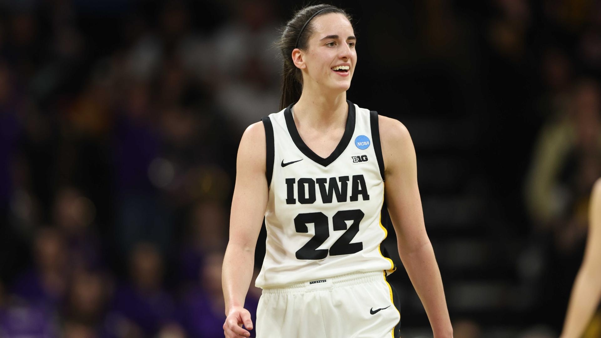 Caitlin Clark posts near triple-double in Iowa's first-round win