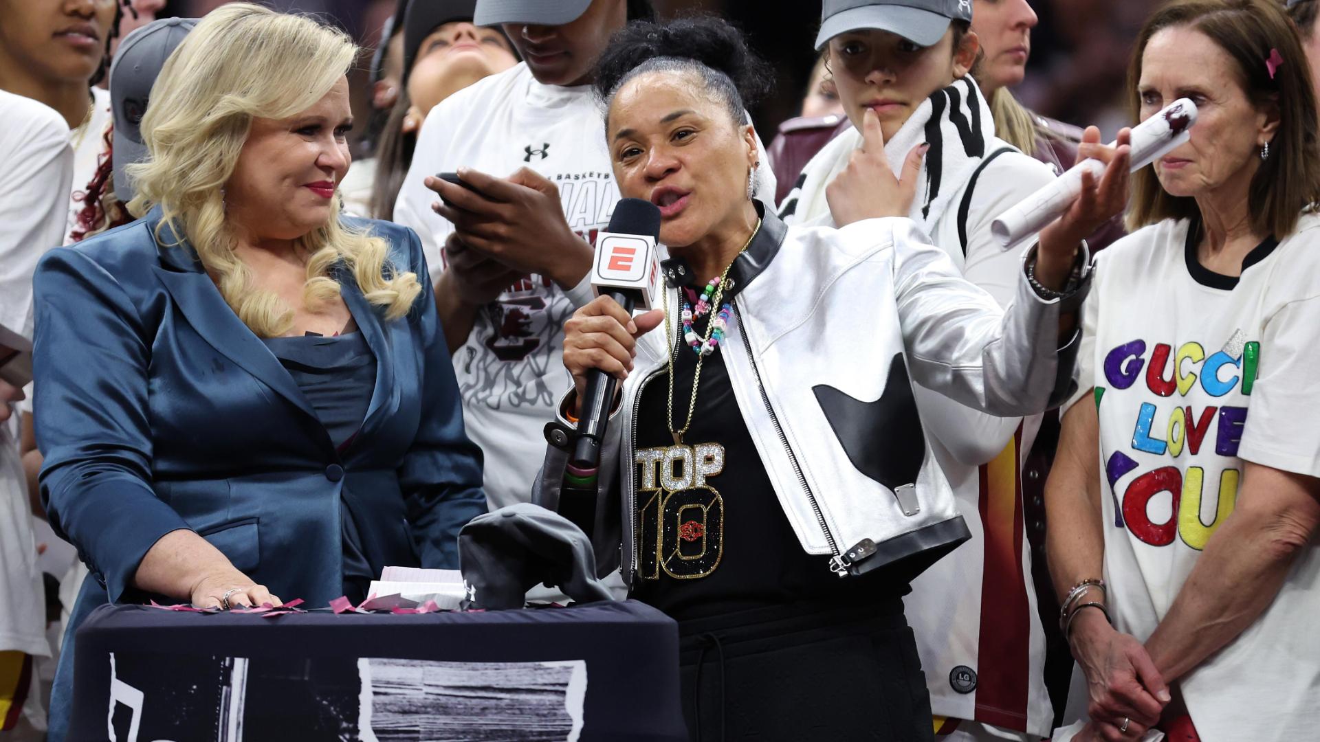 Dawn Staley calls Caitlin Clark 'one of the GOATs of our game'