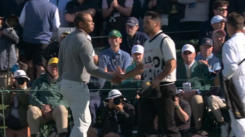 Tiger Woods taps in on 18 to finish 1 over for opening round