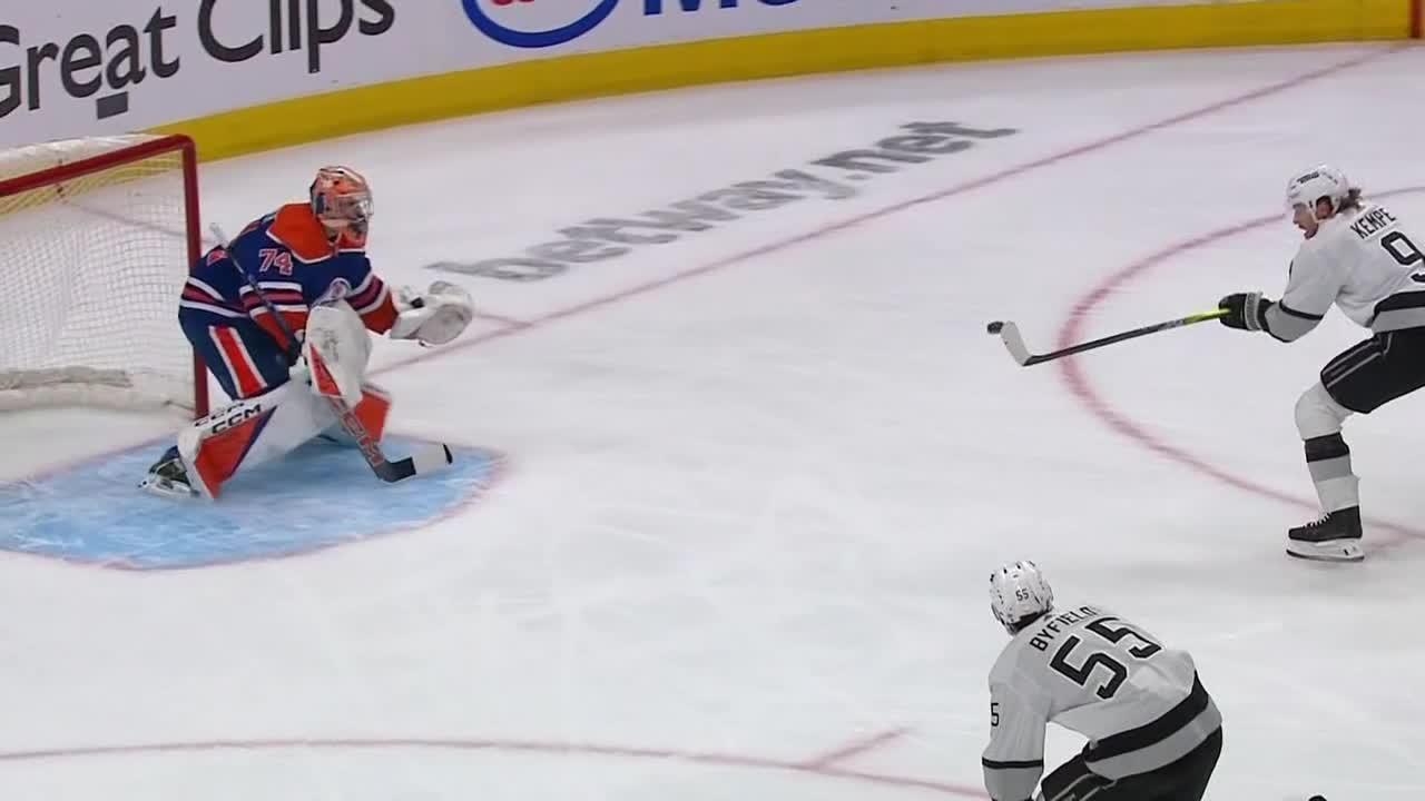 Adrian Kempe's 2nd goal pads the Kings' lead