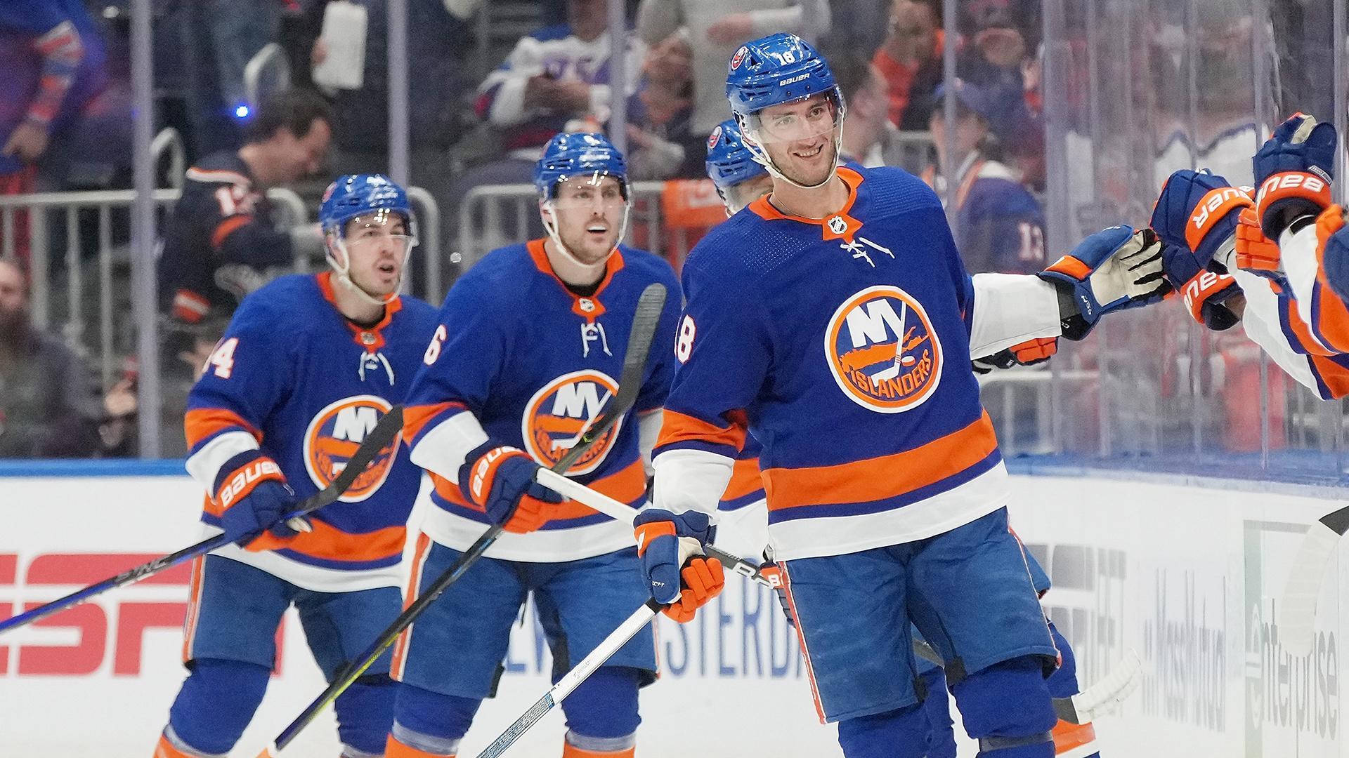 Pierre Engvall pulls one back for Islanders