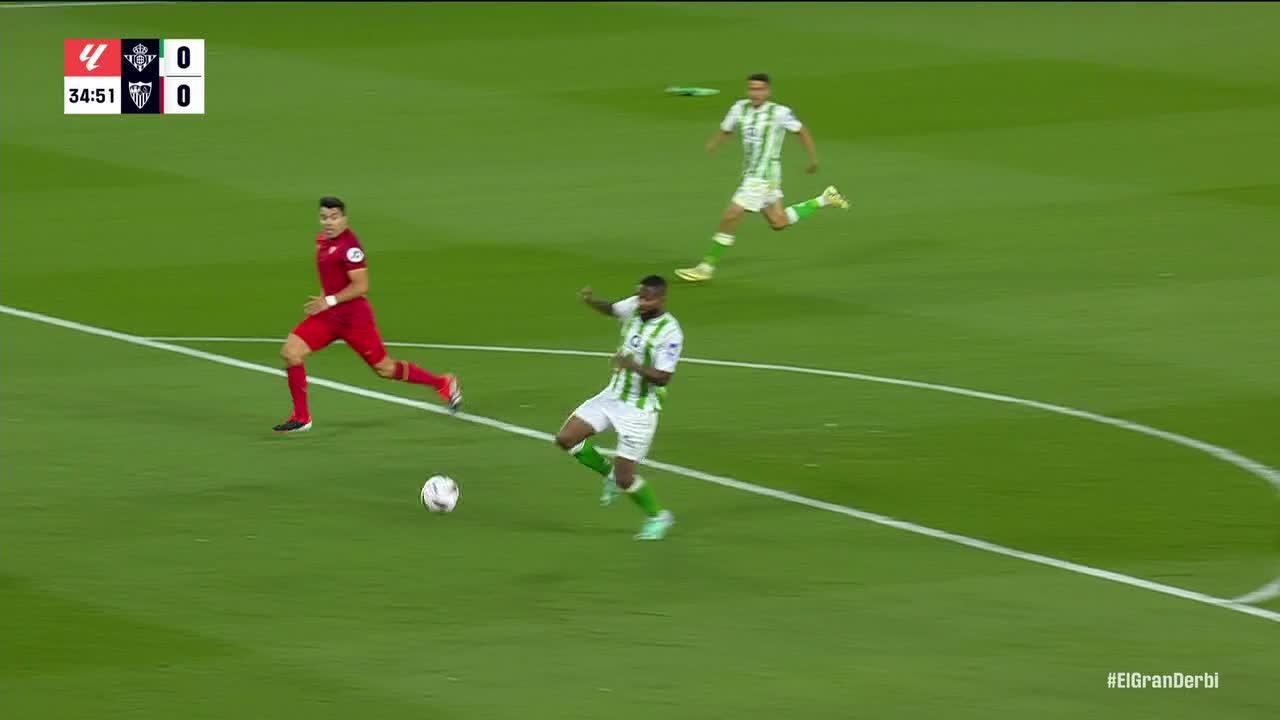 Sergio Ramos with a Spectacular Defensive Act