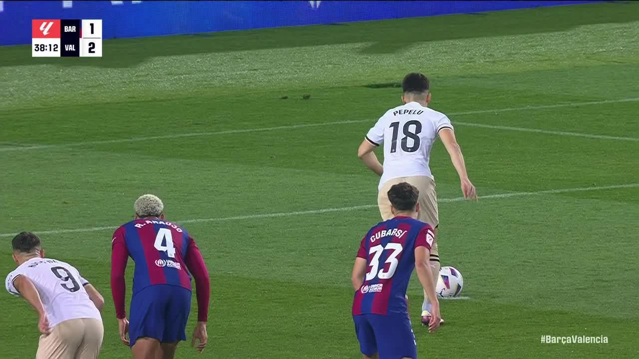 Pepelu slots home the penalty to give Valencia the lead