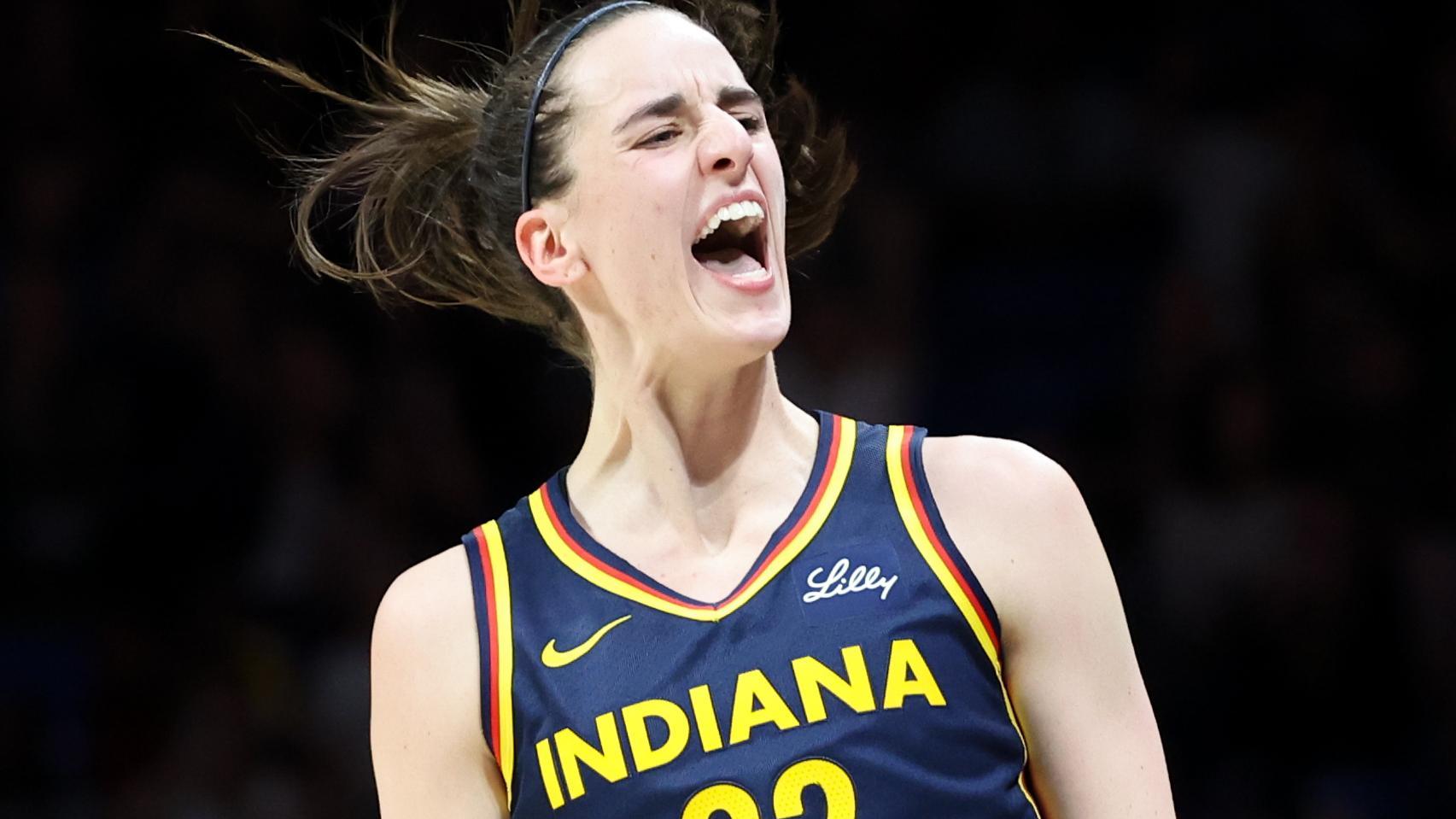 Caitlin Clark drops 16 first-half points in Fever debut