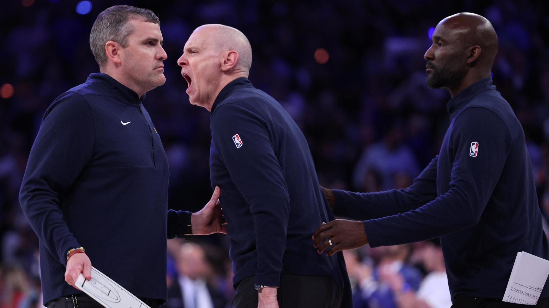 Rick Carlisle gets ejected for clapping in ref's face