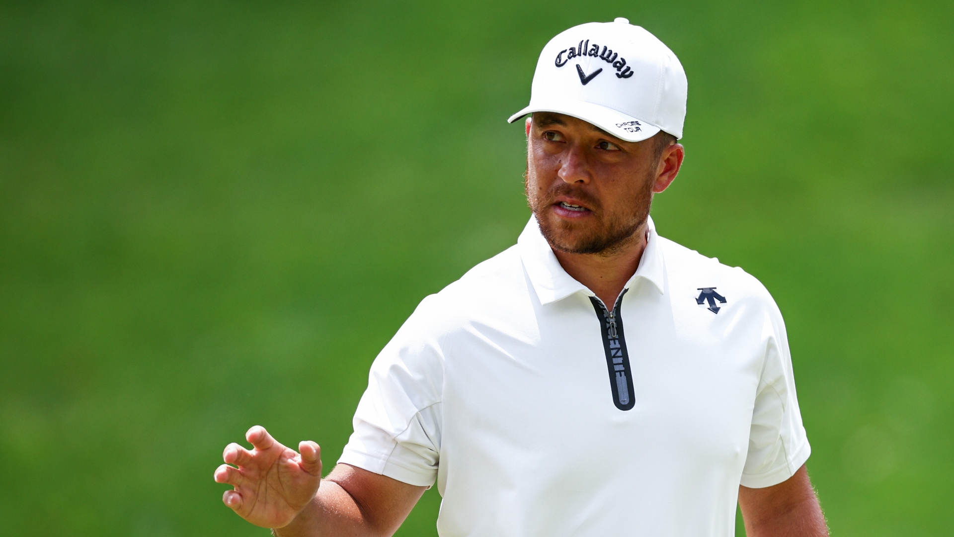 Xander Schauffele extends his lead with a birdie on 13