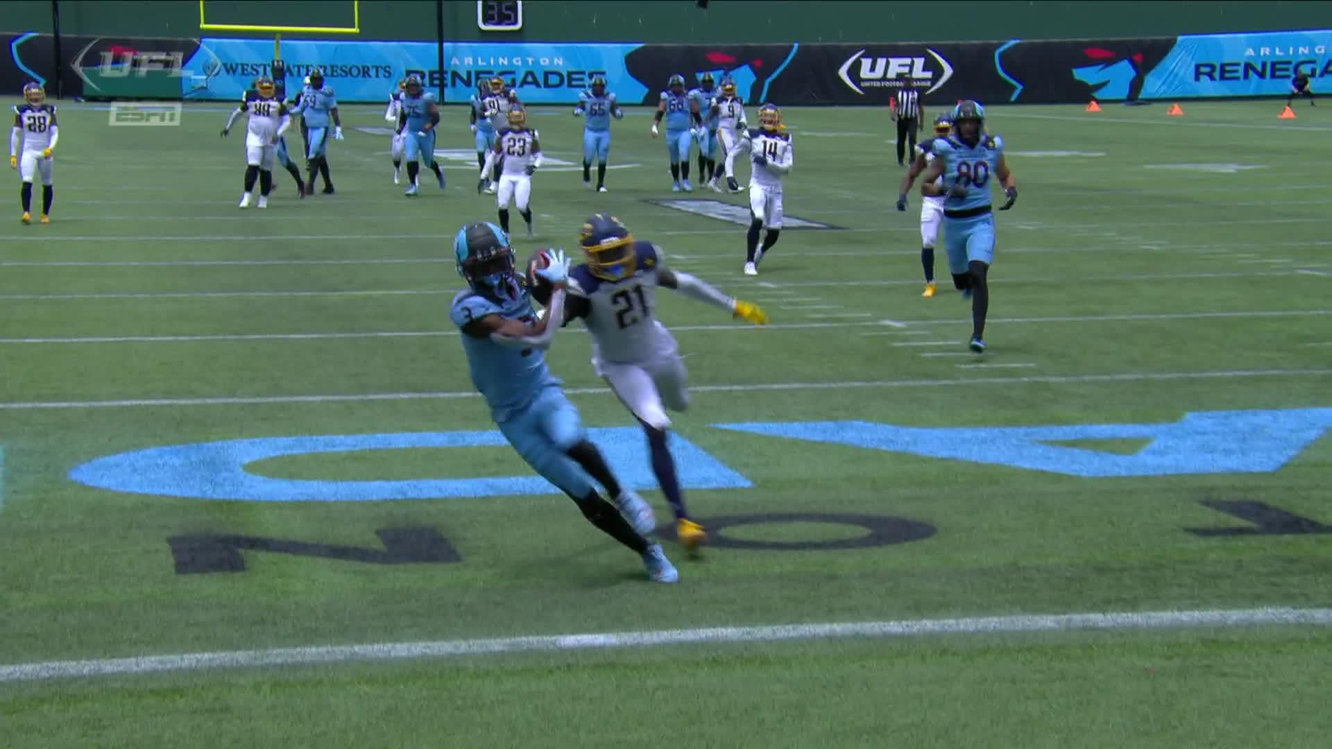 JaVonta Payton blows by the Showboats defense for a TD