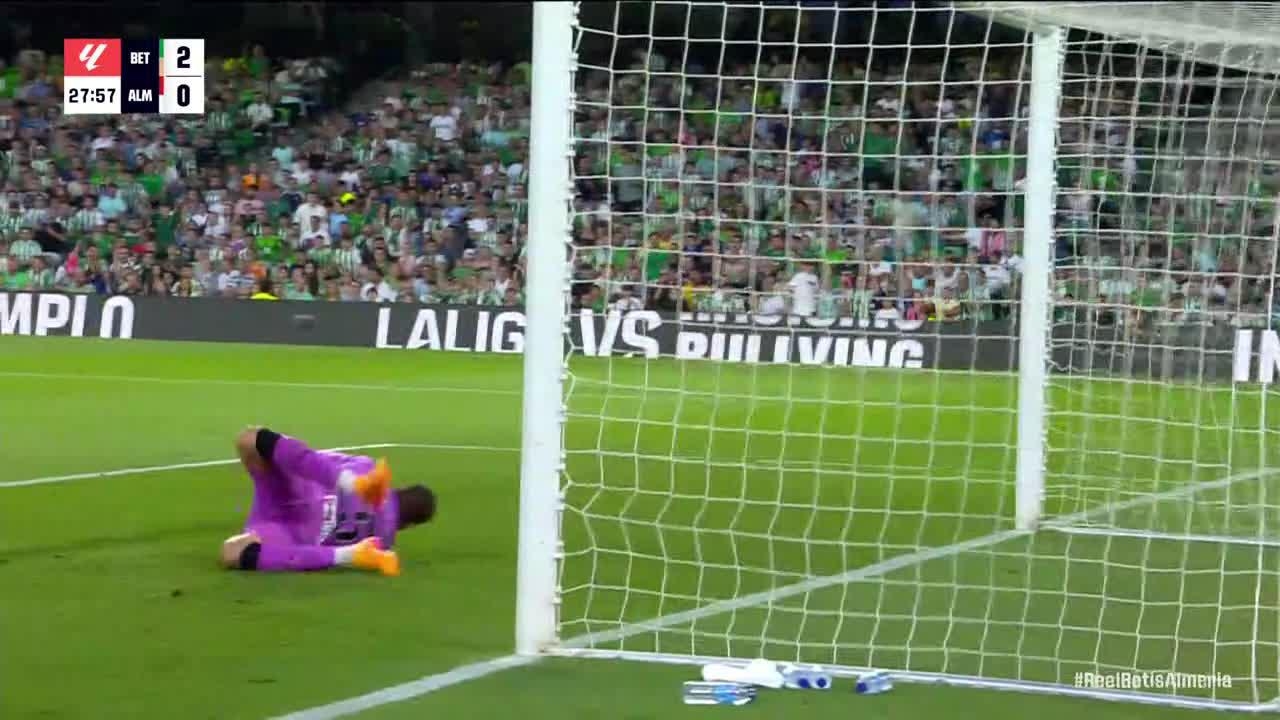 Isco scores goal for Real Betis