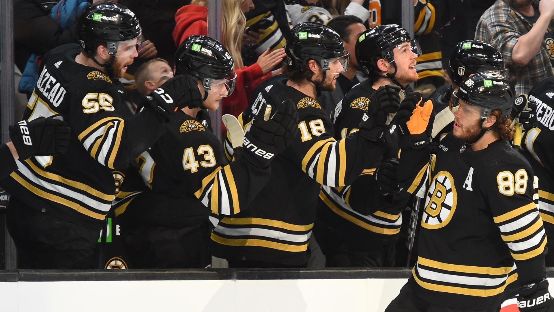 David Pastrnak unleashes slap shot for Bruins' first score