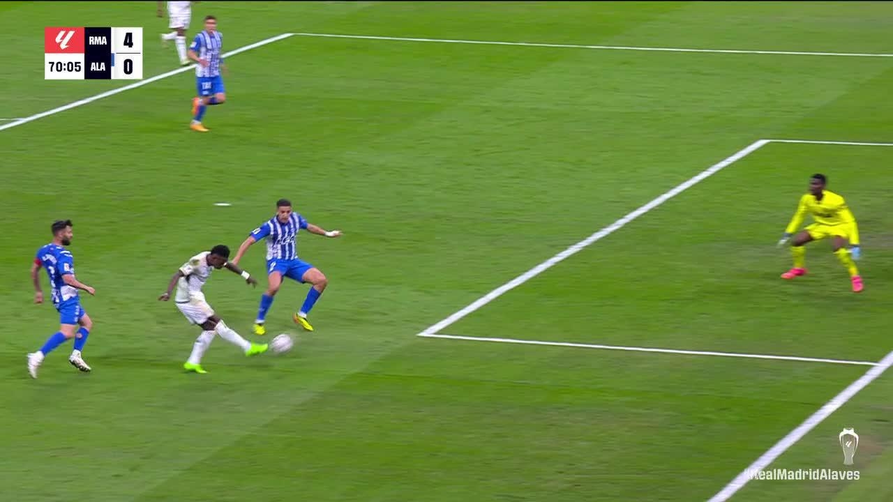 Vinícius Júnior scores goal for Real Madrid