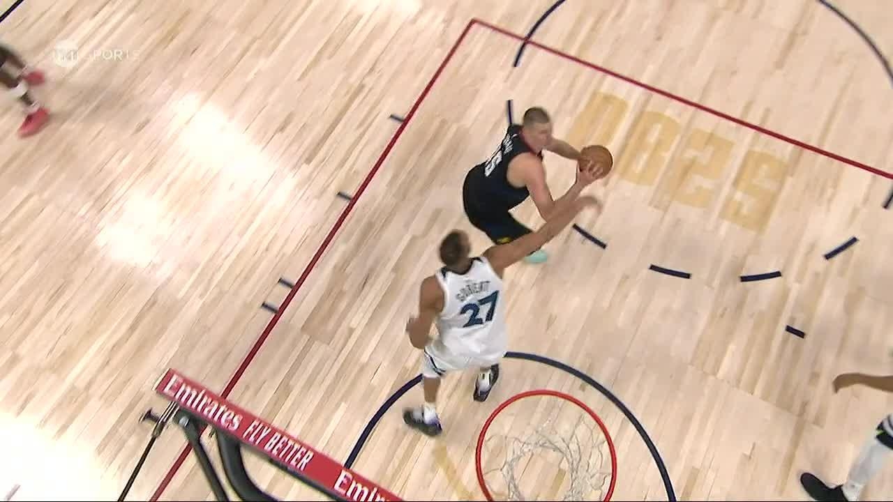 Jokic cooks Gobert for a layup off the glass